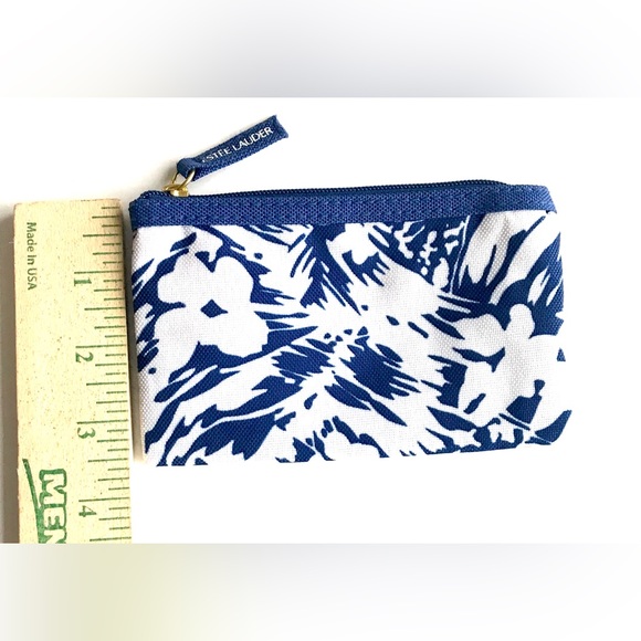 Estee Lauder Pouch Small bag super cute navy blue &white floral design & zipper - Picture 2 of 4